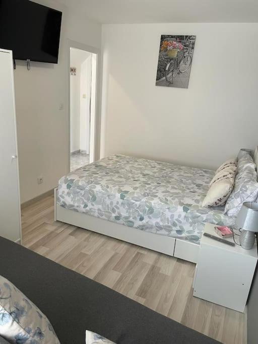 Acogedor Piso En Carinoアパートメント エクステリア 写真